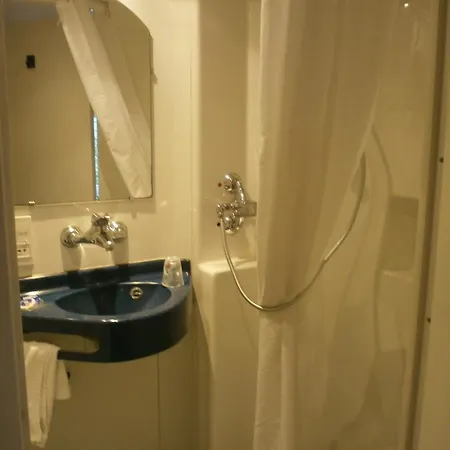 Hotel Fasthotel Toulon 2*